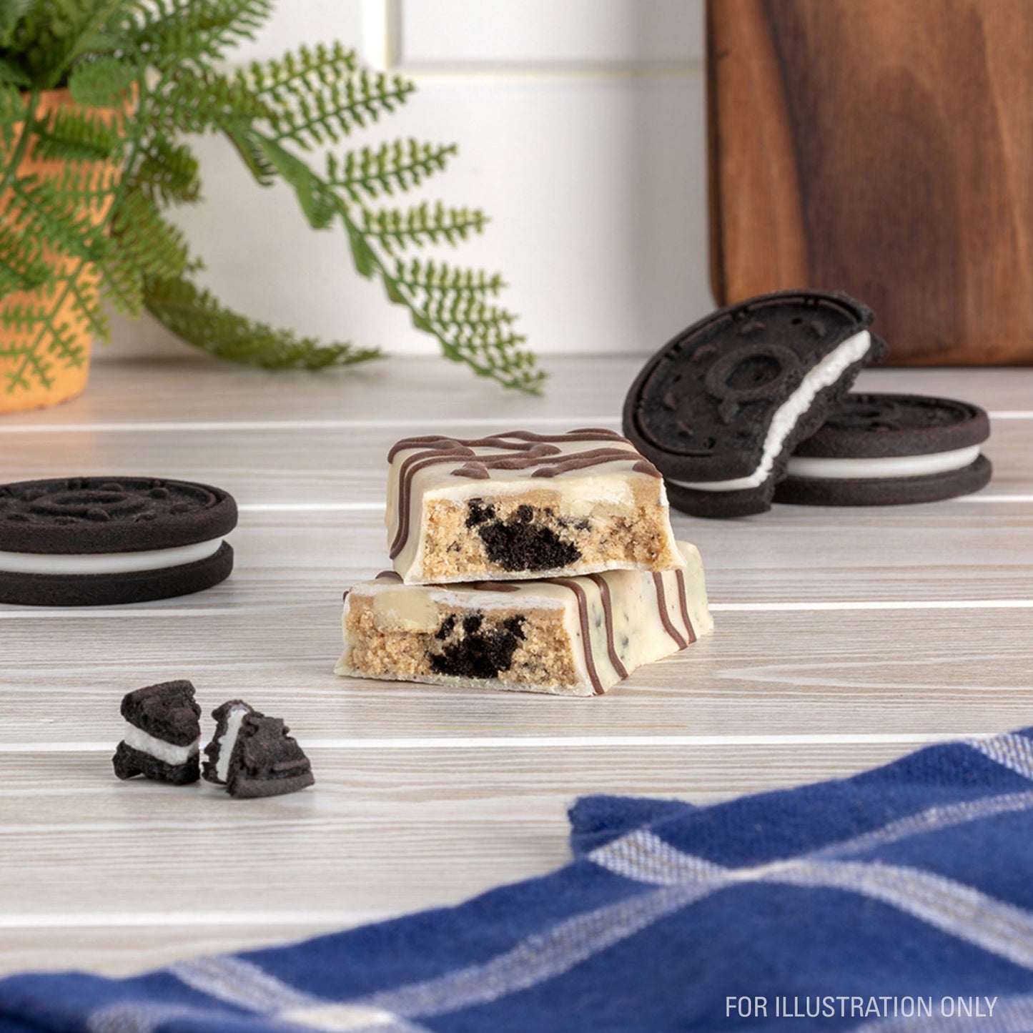 dipped-cookies-and-cream-protein-bars-z6 15807_QN_USA_ProteinBar_CAC_InterimAssetUpdate_Digital-Dipped-ProductCarouselSet_Tabletop1.jpg